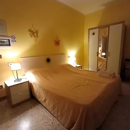 A1 Girasole Alojamento de Acomodação e Pequeno-almoço 3*